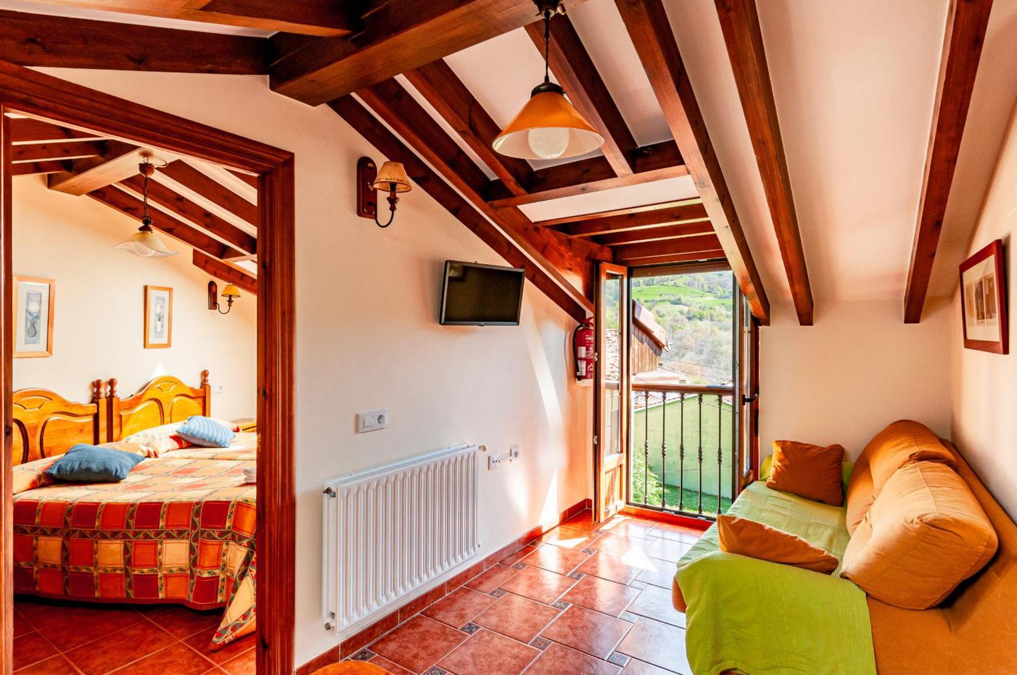 Apartamentos La Regoria Arenas de Cabrales Kültér fotó
